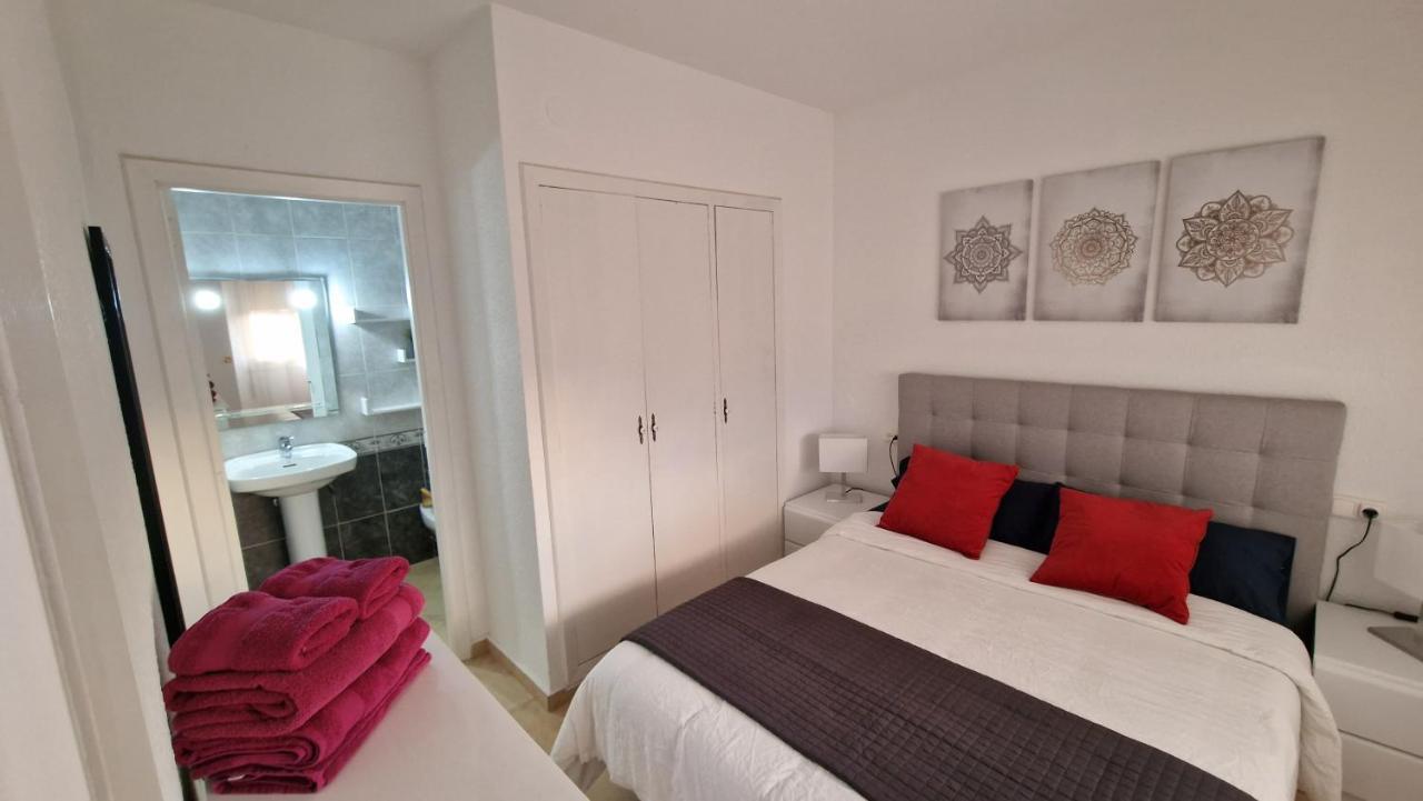 Apartamento De 1 Habitacion Frente Al Mar Y Con Piscina Apartment Benicassim Bagian luar foto