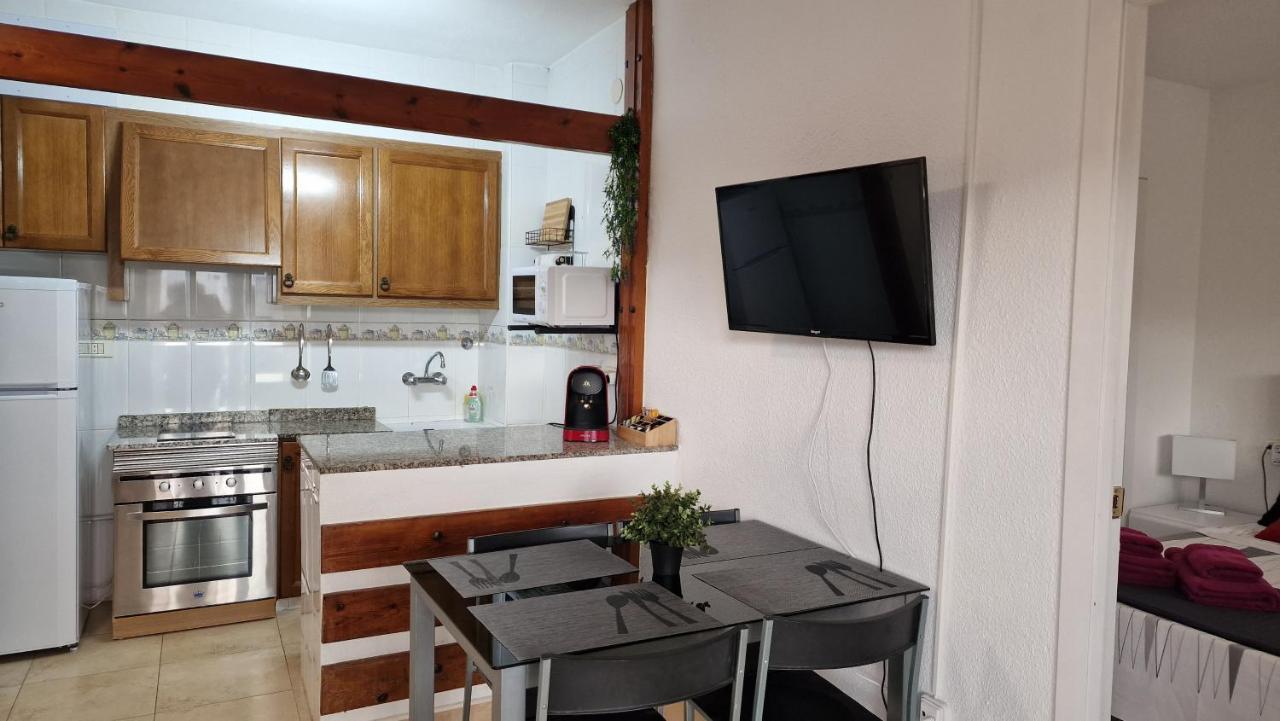 Apartamento De 1 Habitacion Frente Al Mar Y Con Piscina Apartment Benicassim Bagian luar foto