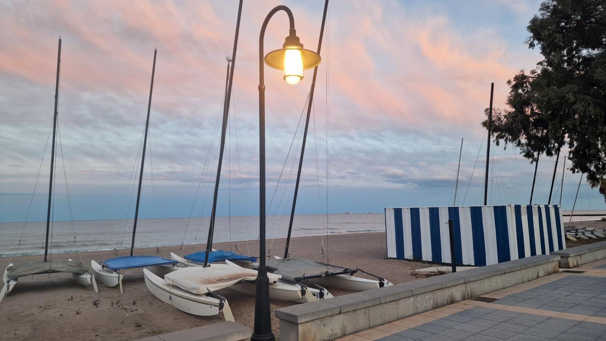Apartamento De 1 Habitacion Frente Al Mar Y Con Piscina Apartment Benicassim Bagian luar foto
